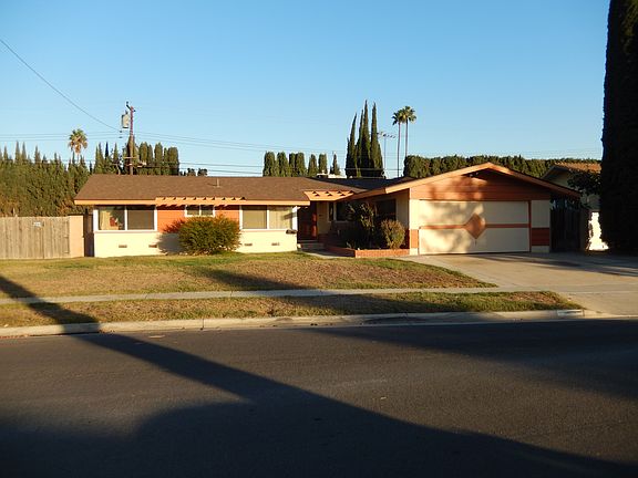 3rd image of 11182 Mount Dr