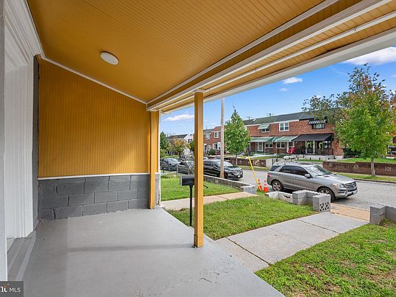 3rd image of 636 Hillview Rd