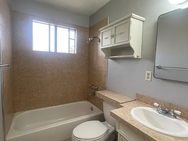 8824 Cedar St — Photo 7