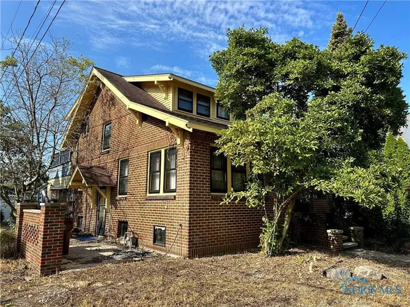 315 W 3rd St, Defiance, OH 43512