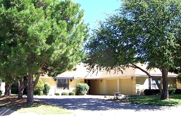 2nd image of 5234 Fairway Dr