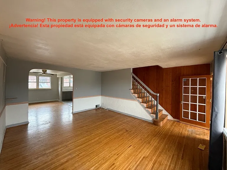 1529 Elbridge St — Photo 2