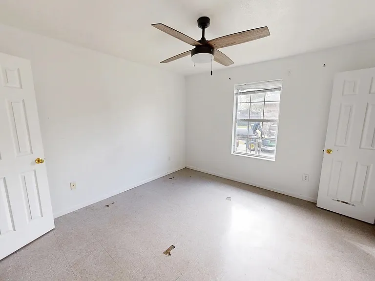308 Coffee St — Photo 8
