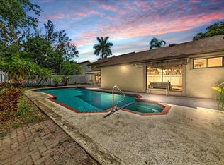 610 SW 96th Ave, Pembroke Pines, FL 33025