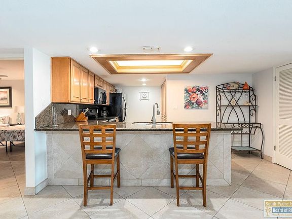 3rd image of 406 Padre Blvd #504