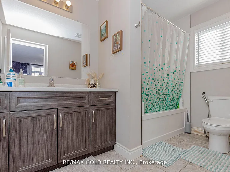 240 Birkinshaw Rd — Photo 34