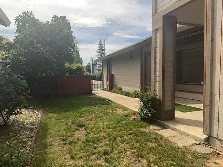 832 Morissette Way — Photo 20