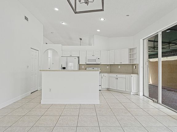 4th image of 11255 NW 53rd Ln #11255