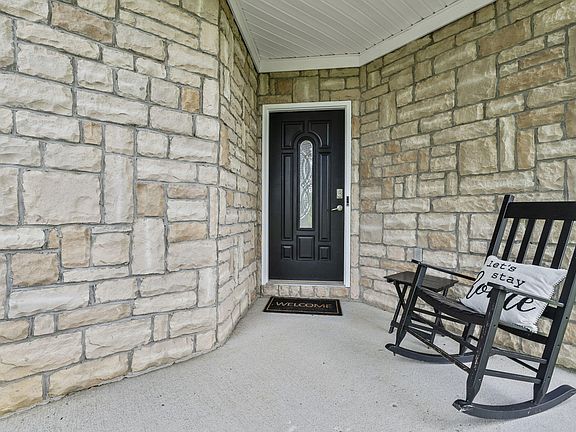4th image of 107 Villa Dr