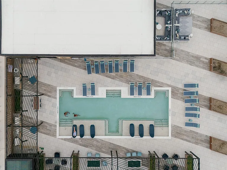 Surfside at Sapphire Bay — Photo 29