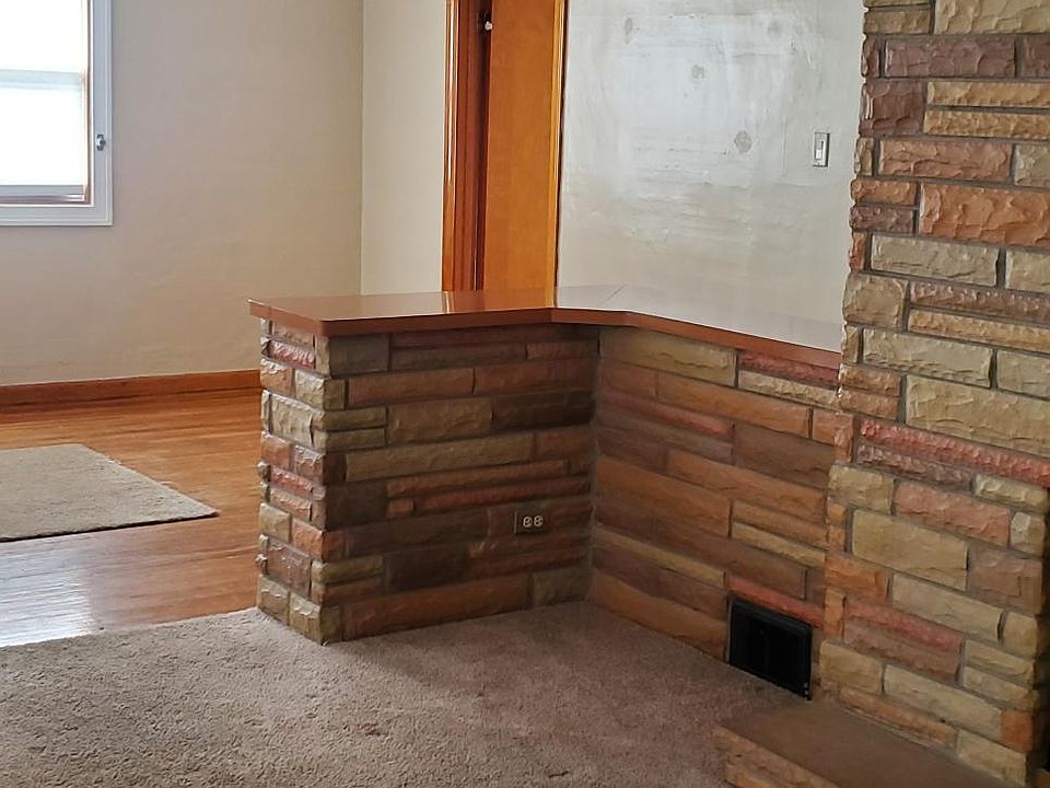 1st image of 42 Orchard Ave Floor 1