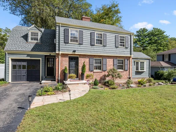 62 Blue Ridge Lane, West Hartford, CT 06117
