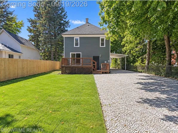 914 N Main St, Lapeer MI