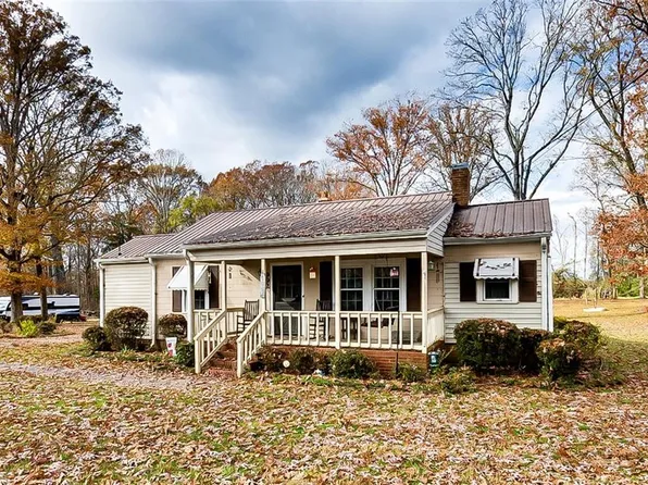 992 Brooklyn Avenue Ext, Ramseur, NC 27316