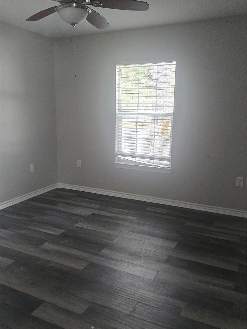 2 bed, 1.0 bath, 900 sqft, $1,450 — Photo 4