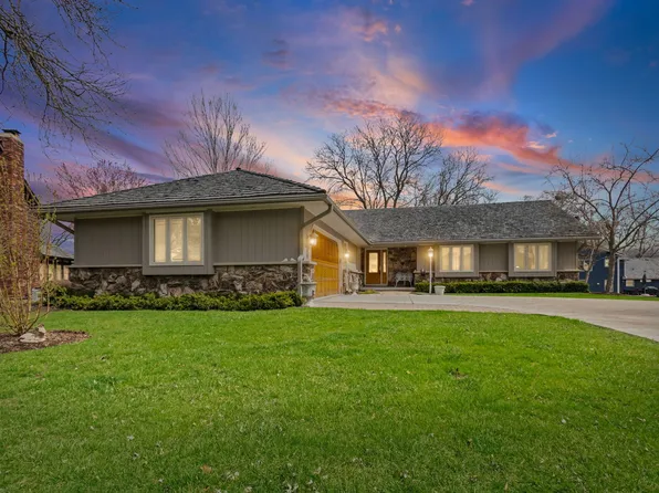 720 Mullady Pkwy, Libertyville, IL 60048