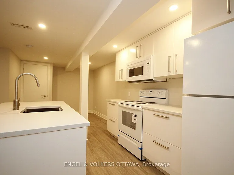 2073 Alton St #B — Photo 7