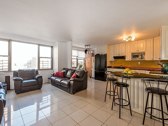 4th image of 7025 Yellowstone Blvd APT 6N