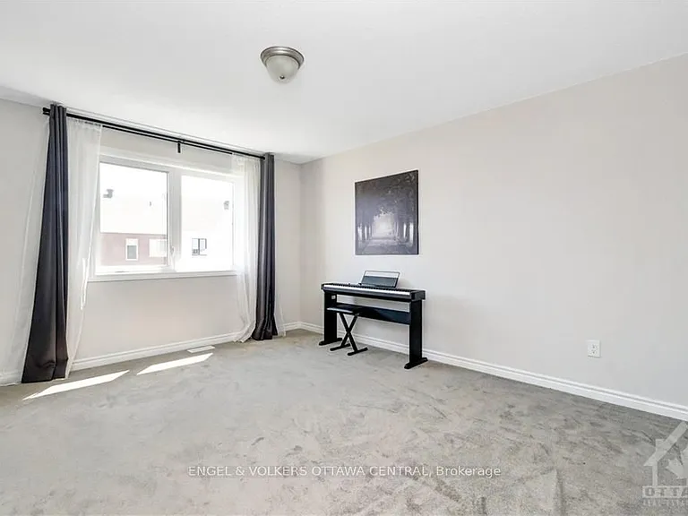 526 Cope Dr — Photo 17