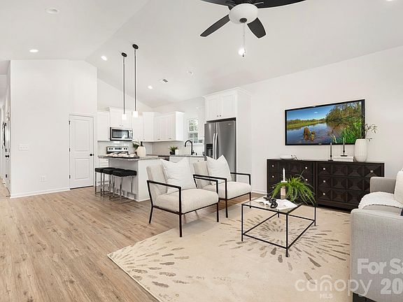 3rd image of 224 Rhyne Station Rd