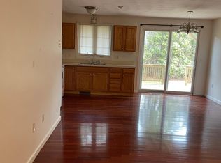 3 Stuart St #B, Warren, RI 02885