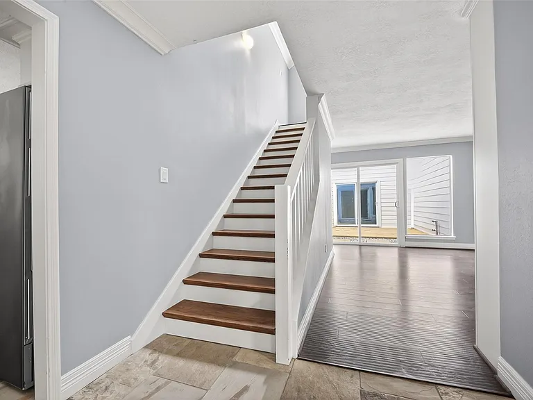 7111 Halfpenny Rd — Photo 32
