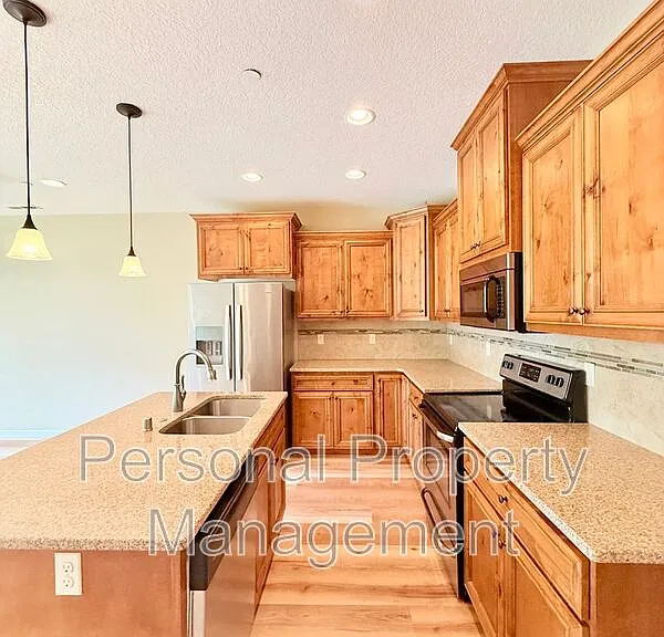 219 N 33rd Ct — Photo 8