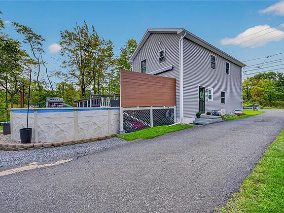 3rd image of 615 Washington Blvd