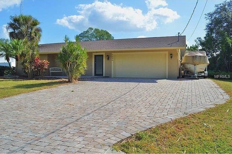 9046 Hilolo Lane Street view