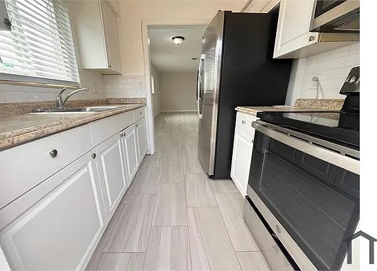 3021 NE 7th Ave #A — Photo 2