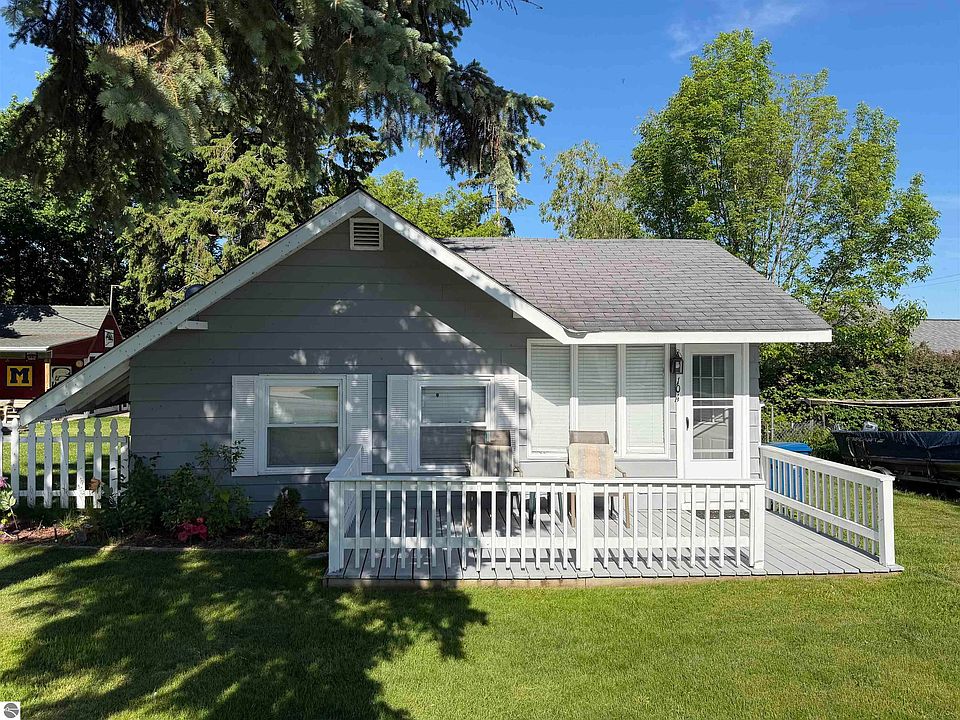 1st image of 104 Oliver Dr