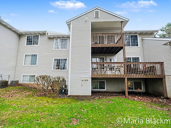 4th image of 216 Hunters Ln NE #11