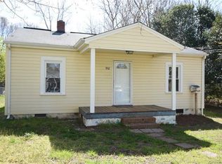 902 1st St, Kings Mountain, NC 28086