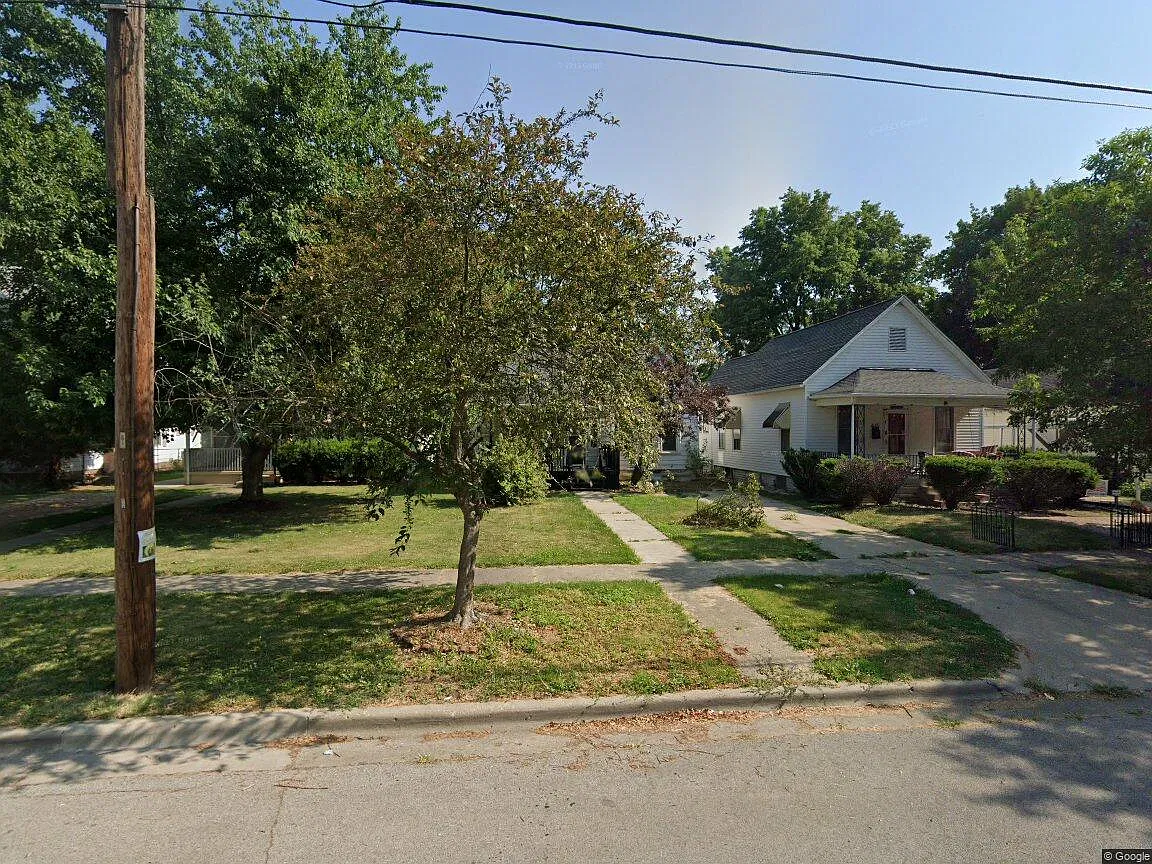 4 bed, 1377 sqft, $1,728 — Photo 1