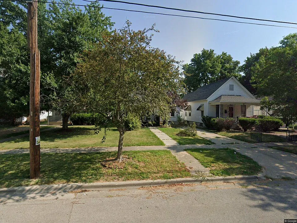 611 Eastman Ave