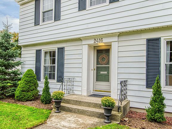 4th image of 2416 Elmwood Dr SE