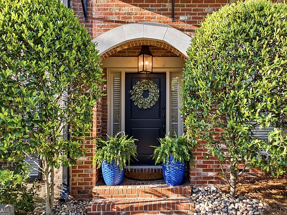 3rd image of 151 W Ridge Way