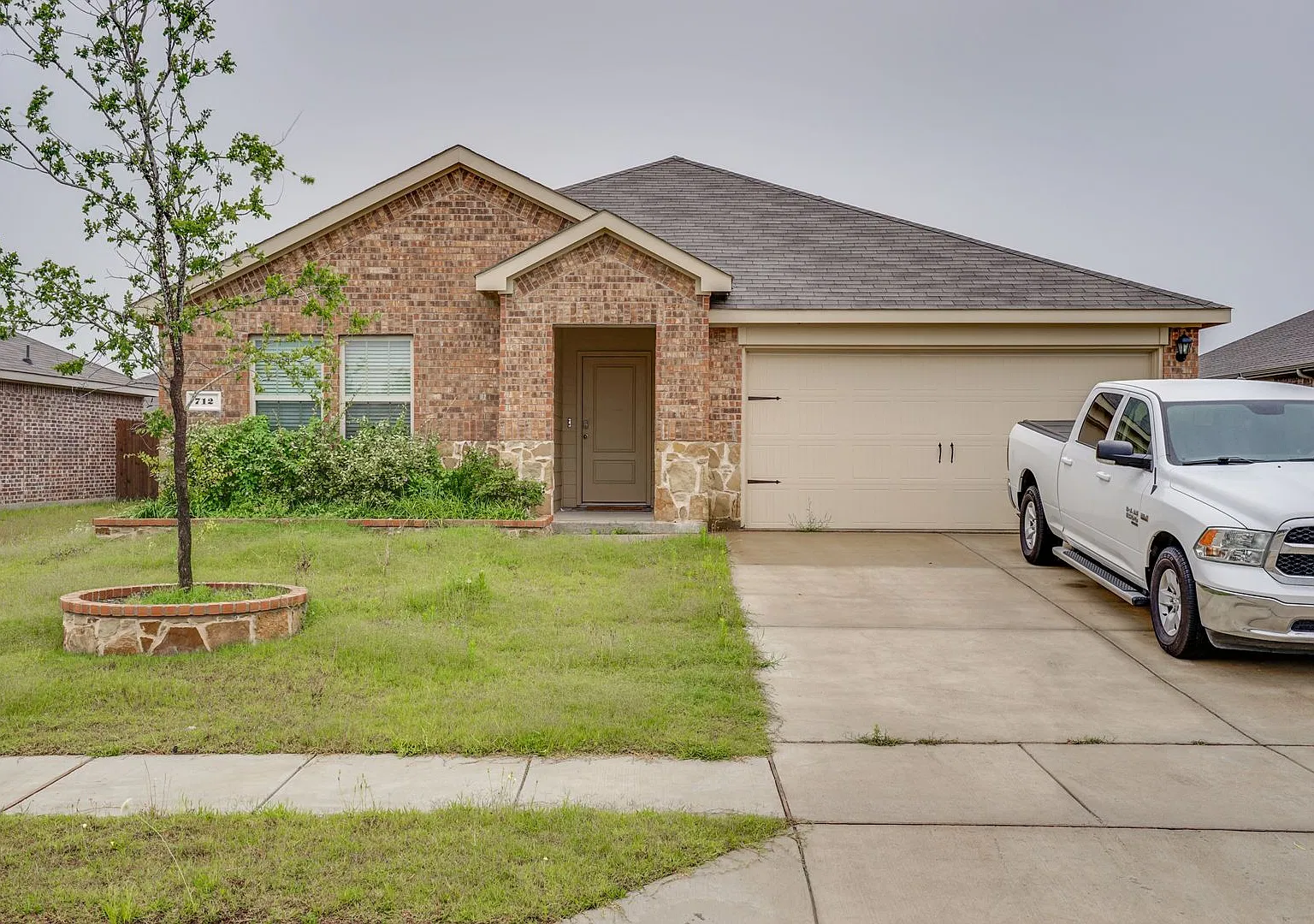 Beautifully maintained 4 bedroom home in sought after Magnolia. This home has a perfect floorplan... — Photo 2