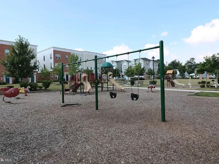 11514 Amherst Ave — Photo 38