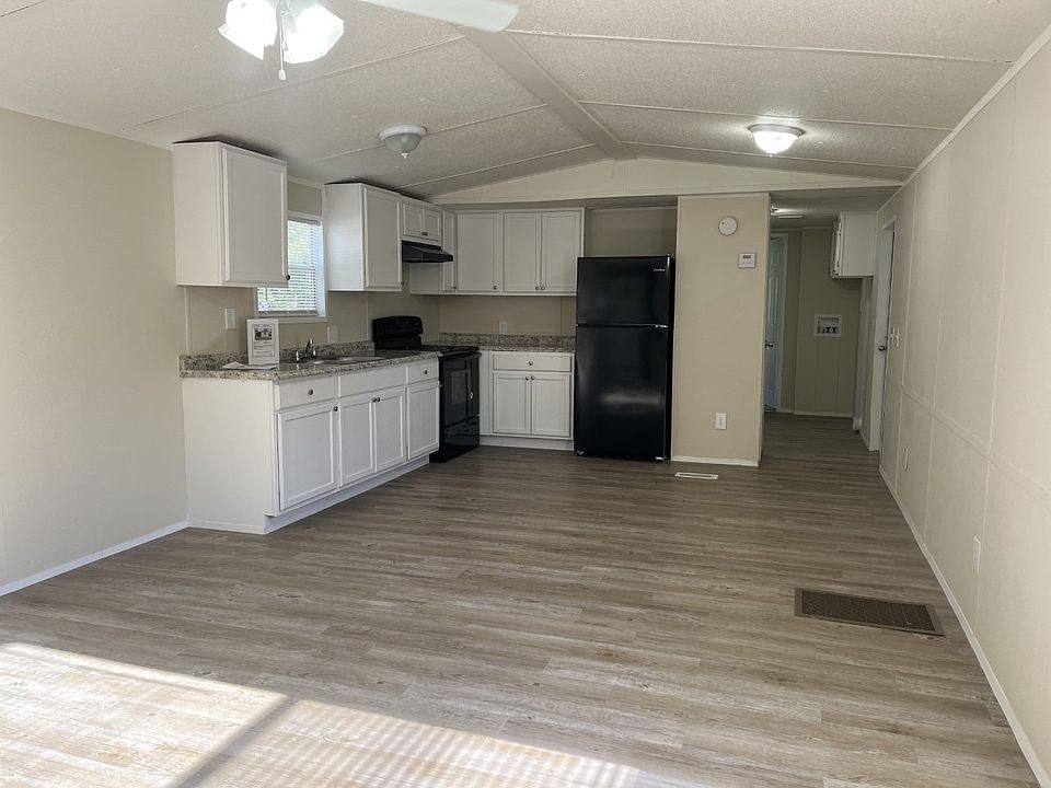 2nd image of 2682 Paddock Dr