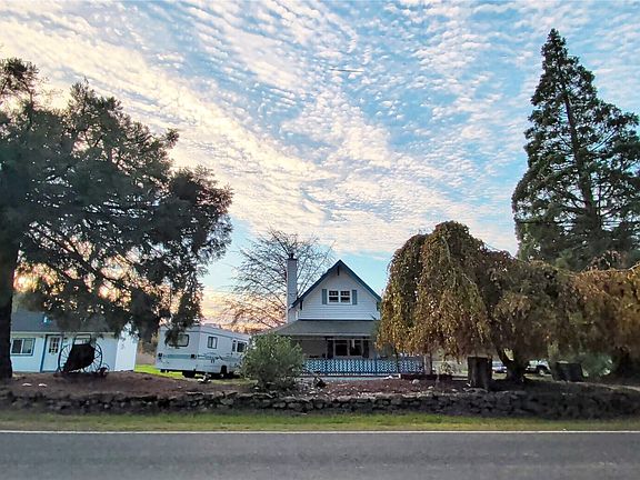 2nd image of 3619 Shincke Road NE