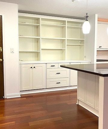 5th image of 230 E Ontario St APT 605