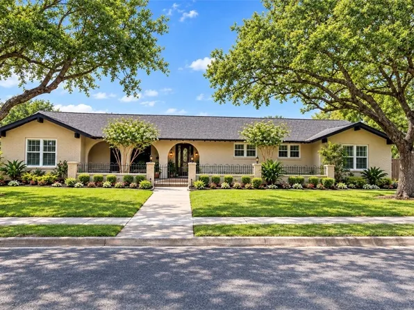 6321 Saint Andrews Dr, Corpus Christi, TX 78413