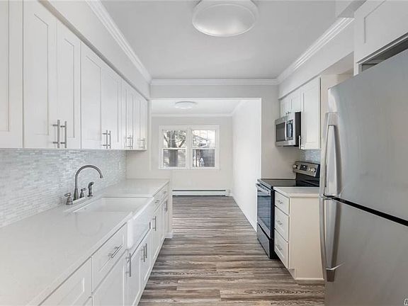 4th image of 1616 Park Ave