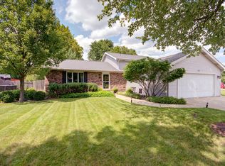 1116 Home Ct, Shorewood, IL