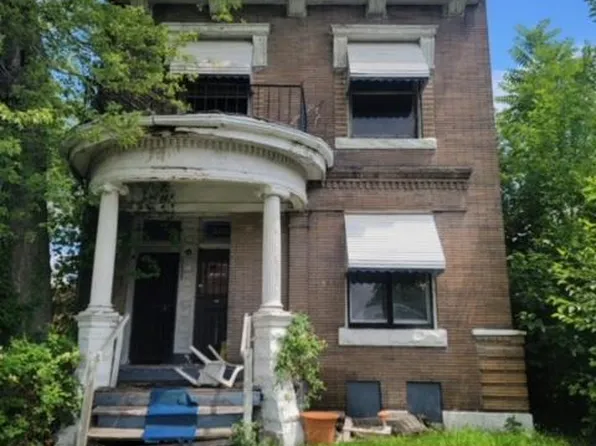 4411 W Belle Pl, Saint Louis, MO 63108