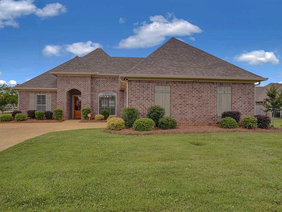 1st image of 524 Westfield Dr
