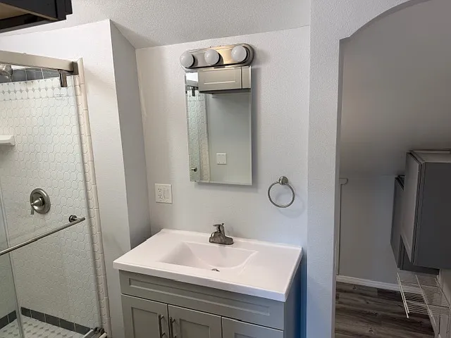 302 N Gertruda Ave — Photo 21