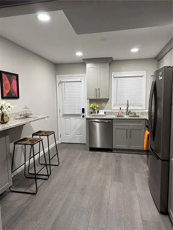2 bed, 1.0 bath, 750 sqft, $1,200 — Photo 3
