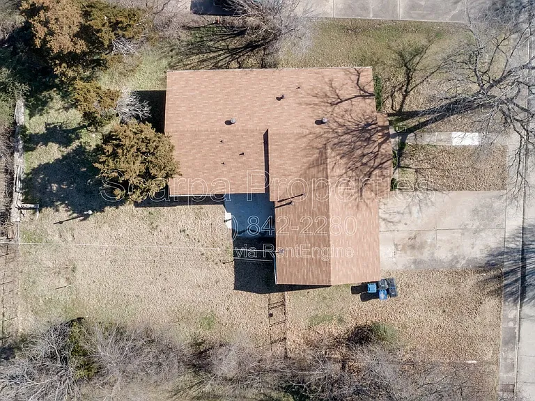 313 E Woodrow Pl — Photo 28